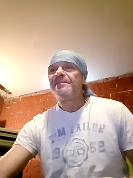 Snapshot of Kuba_Gd chatting on 09-27-25, 02:18 Kuba Gd online show from 09-27-25, 02:18
