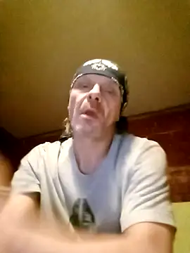 Snapshot of Kuba_Gd chatting on 10-13-25, 06:37 Kuba Gd online show from 10-13-25, 06:37