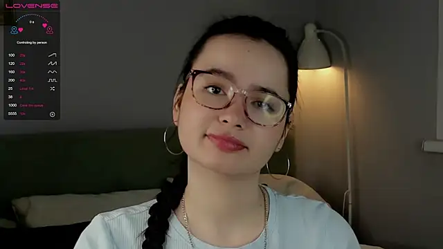 Snapshot of WildaBisom chatting on 10-18-25, 01:07 WildaBisom online show from 10-18-25, 01:07