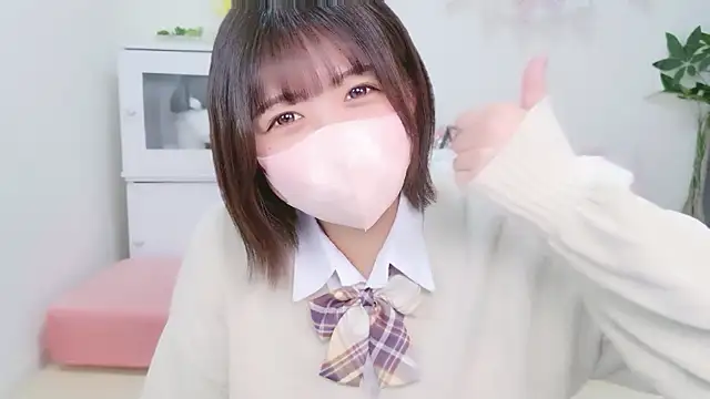 Hinata Sun online show from 10-04-25, 10:50