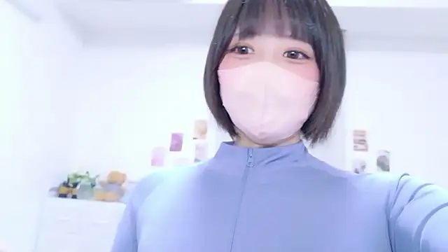 Hinata Sun online show from 03-18-26, 12:08