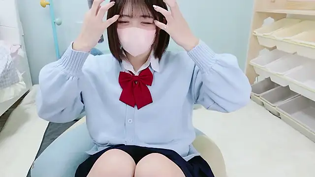 Hinata Sun online show from 11-10-25, 11:37