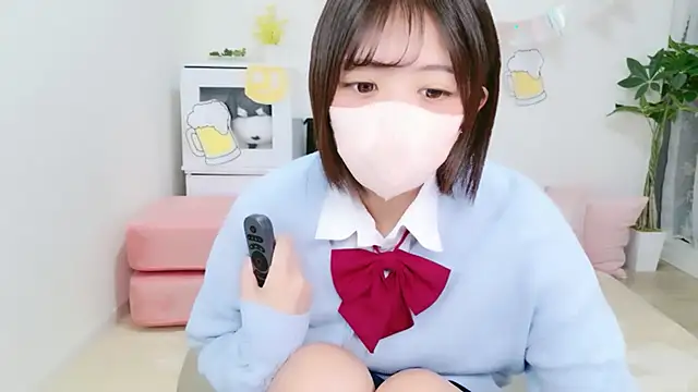 Hinata Sun online show from 09-26-25, 10:44