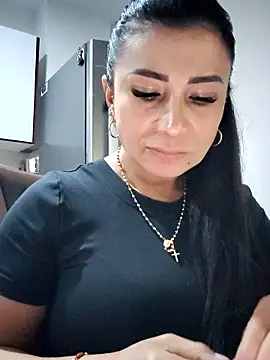 Snapshot of mia_mancinii chatting on 06-11-26, 12:32 mia mancinii online show from 06-11-26, 12:32