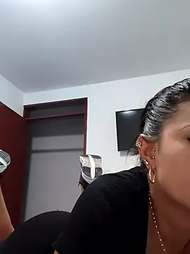 Snapshot of mia_mancinii chatting on 07-07-26, 01:30 mia mancinii online show from 07-07-26, 01:30
