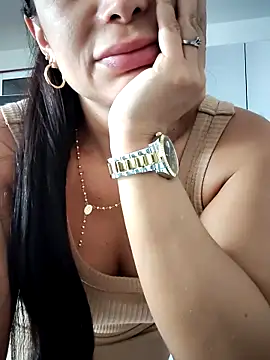 mia mancinii online show from 04-08-26, 05:25