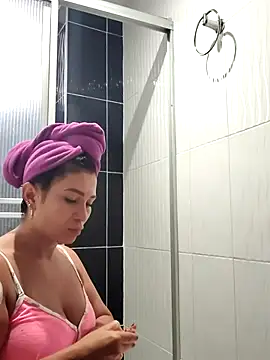 Snapshot of mia_mancinii chatting on 05-01-26, 10:37 mia mancinii online show from 05-01-26, 10:37