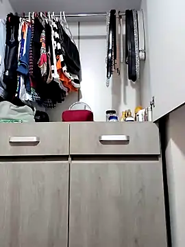 mia mancinii online show from 04-24-26, 05:15