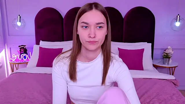 AmadaReine online show from 09-23-25, 03:13