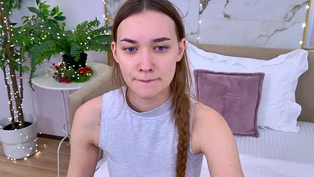 AmadaReine online show from 01-08-26, 04:02