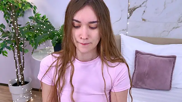 AmadaReine online show from 01-14-26, 04:10