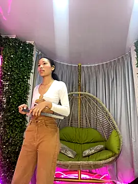 Kiara Zahiri   online show from 09-09-25, 11:08