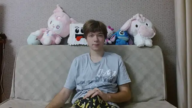 Snapshot of hilt_on_ chatting on 10-13-25, 07:43 hilt on online show from 10-13-25, 07:43