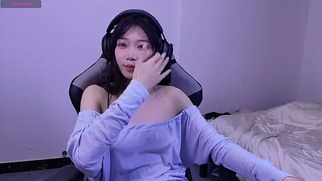 Linbaibai online show from 05-25-26, 03:33