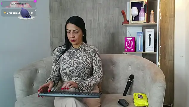 cortney tayler online show from 12-22-25, 03:34