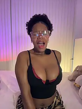 Snapshot of Sweet-Jade chatting on 05-24-26, 11:26 Sweet-Jade online show from 05-24-26, 11:26