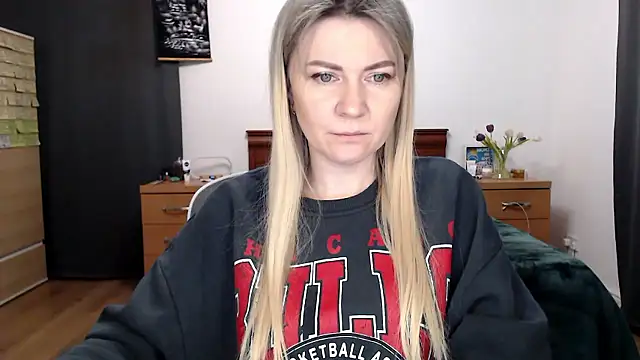 Snapshot of ParadiseAlina chatting on 01-16-26, 07:29 ParadiseAlina online show from 01-16-26, 07:29