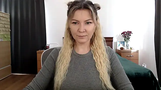 ParadiseAlina online show from 11-21-25, 12:15