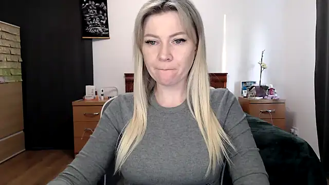 ParadiseAlina online show from 04-21-26, 06:58