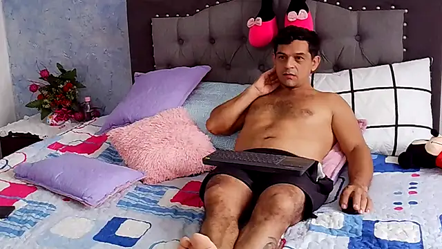 Nicolletorres2 online show from 11-08-25, 06:55