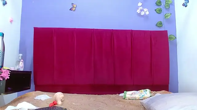 andrealopezcm101 online show from 10-27-25, 11:44