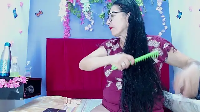 andrealopezcm101 online show from 09-20-25, 11:26