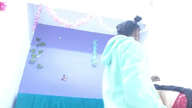 andrealopezcm101 online show from 11-20-25, 11:33