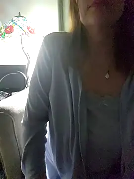 Snapshot of eliseelise0000 chatting on 12-15-25, 02:17 eliseelise0000 online show from 12-15-25, 02:17