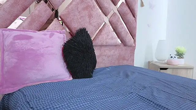 Candy Chloe02 online show from 04-12-26, 04:49