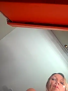 Calimarina online show from 11-17-25, 06:45