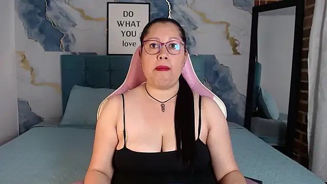 Snapshot of Marianasmith chatting on 09-18-25, 11:46 Marianasmith online show from 09-18-25, 11:46