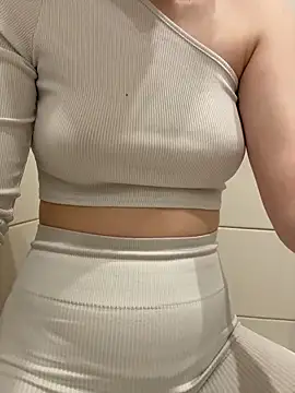 Cumonmme online show from 12-17-25, 01:54