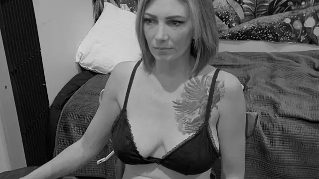 xpbunni online show from 09-28-25, 03:19