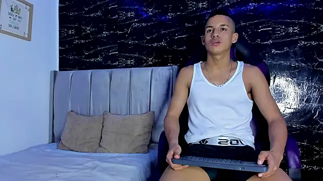 Snapshot of Jhos_Smith chatting on 11-09-25, 12:58 Jhos Smith online show from 11-09-25, 12:58