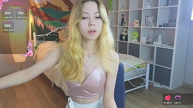 Snapshot of Wendy_Cutie chatting on 09-19-25, 04:11 Wendy Cutie online show from 09-19-25, 04:11