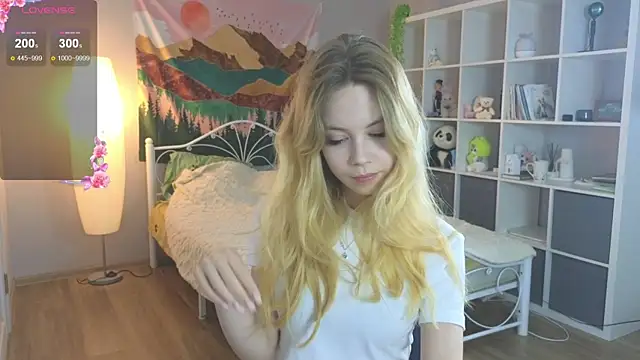 Snapshot of Wendy_Cutie chatting on 09-15-25, 04:29 Wendy Cutie online show from 09-15-25, 04:29