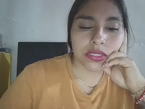 Snapshot of zairabreze chatting on 05-05-26, 09:40 zairabreze online show from 05-05-26, 09:40