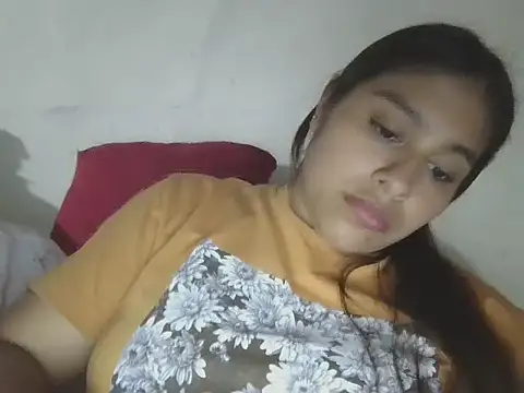 Snapshot of zairabreze chatting on 05-24-26, 12:43 zairabreze online show from 05-24-26, 12:43