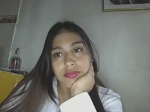 Snapshot of zairabreze chatting on 05-10-26, 03:21 zairabreze online show from 05-10-26, 03:21