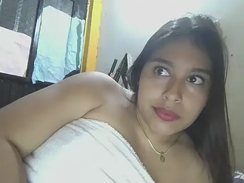 Snapshot of zairabreze chatting on 07-12-26, 10:21 zairabreze online show from 07-12-26, 10:21
