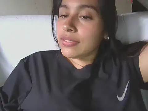 Snapshot of zairabreze chatting on 04-27-26, 08:40 zairabreze online show from 04-27-26, 08:40