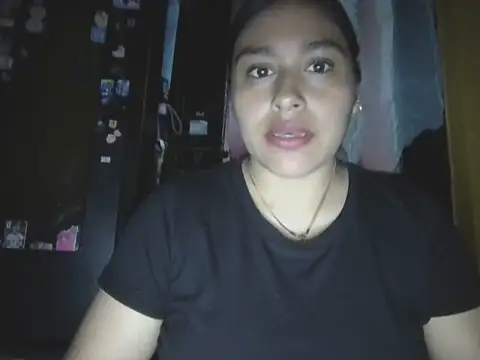 Snapshot of zairabreze chatting on 06-21-26, 03:45 zairabreze online show from 06-21-26, 03:45