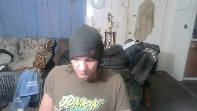 Poundtown1226 online show from 10-23-25, 06:34