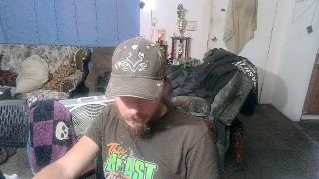 Poundtown1226 online show from 09-11-25, 02:22