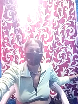 Snapshot of Sexy_Ruby04 chatting on 10-18-25, 09:22 Sexy Ruby04 online show from 10-18-25, 09:22