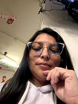 Snapshot of Zui_Rouse chatting on 09-22-25, 12:49 Zui Rouse online show from 09-22-25, 12:49