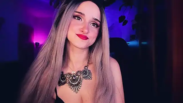 MistressJolie online show from 11-15-25, 04:11