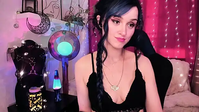 Snapshot of MistressJolie chatting on 07-07-26, 08:07 MistressJolie online show from 07-07-26, 08:07