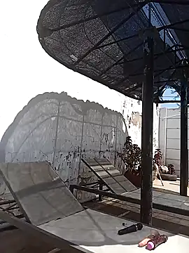 Snapshot of JUJUX01 chatting on 10-09-25, 09:10 JUJUX01 online show from 10-09-25, 09:10