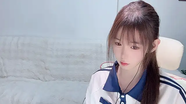 Xiao-runbao online show from 11-16-25, 12:21